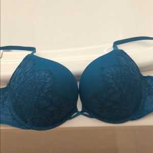 Victoria’s Secret bombshell bra